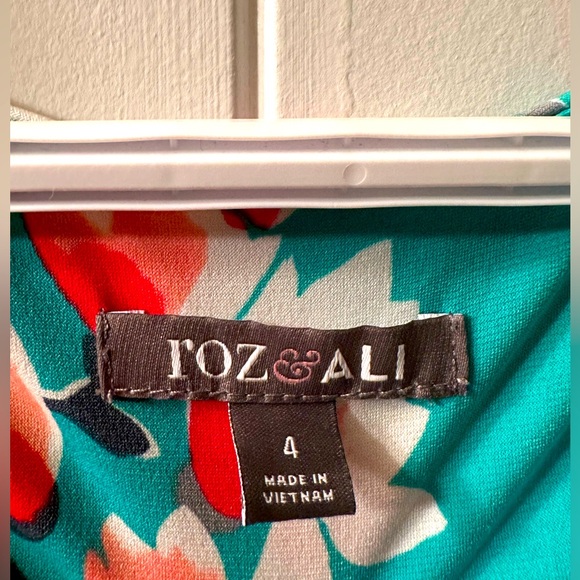 Roz & Ali Floral Dress - Picture 2 of 2